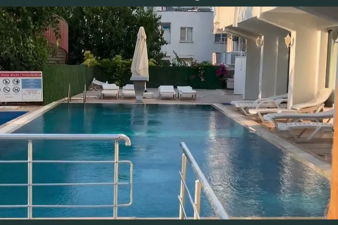 Marla Otel Didim 90 metrekarelik açık yüzme havuzu