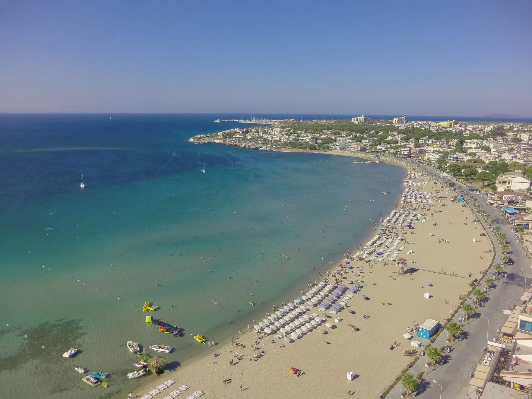 Didim Altınkum Plajı'nın havadan görünümü — otele 200 m